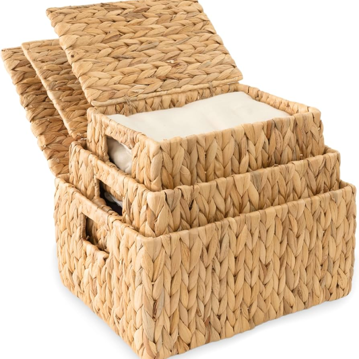 Exquisite Wood Cutting Board with Rattan Accent - Versatile Kitchen Essential